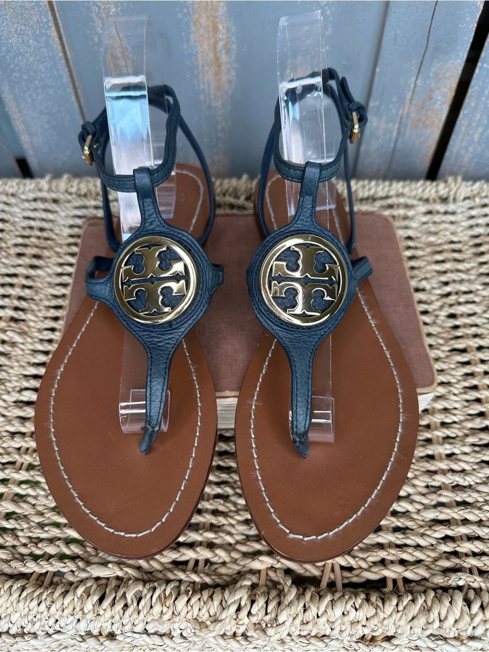Tory Burch Leticia Logo Leather Ankle Strap Thong Sandal Navy Sz 8.5 - Picture 2 of 15